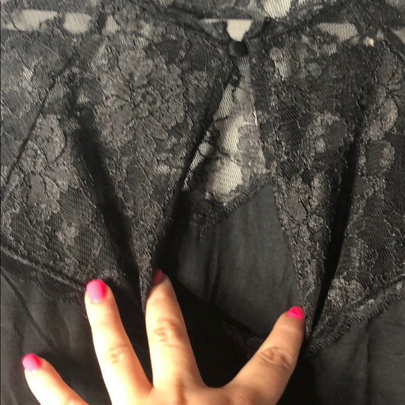 🆕 Torrid Super Soft Black Lace High Neck Tee - Picture 5 of 9